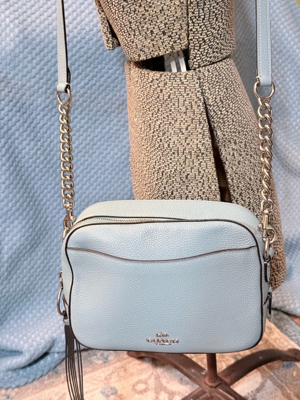 Vtg Coach Pebbled Leather Crossbody Camera Bag in Pale Blue wGold Chain